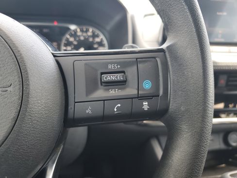 Used 2021 Nissan Rogue SV image 18