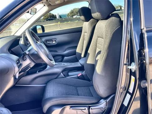 Certified 2025 Honda HR-V LX image 11