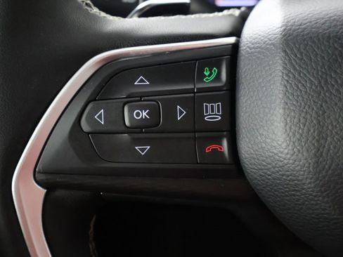 Used 2024 Jeep Grand Cherokee L Altitude image 43