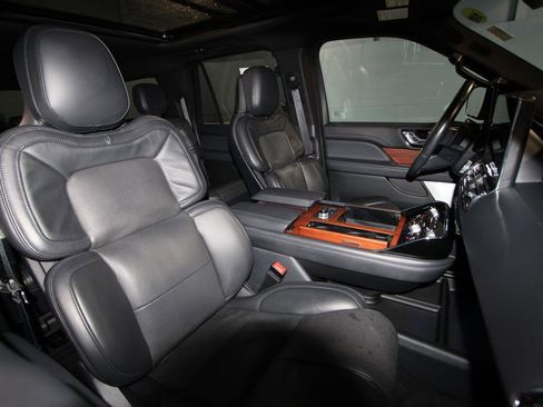 Used 2024 Lincoln Navigator L Reserve image 27