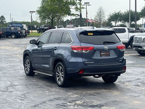 Used 2019 Toyota Highlander XLE FWD image 9