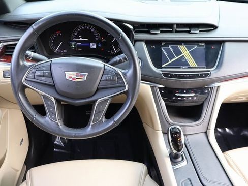 Used 2019 Cadillac XT5 Luxury image 14