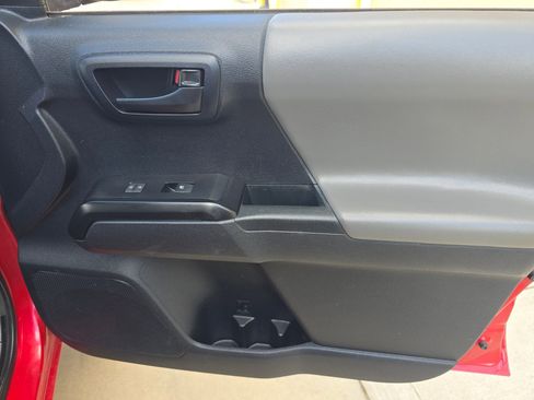 Used 2020 Toyota Tacoma SR image 25