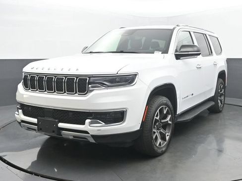 Used 2023 Jeep Wagoneer Series III w/ Preferred Equipment Group AWD/4WD image 1