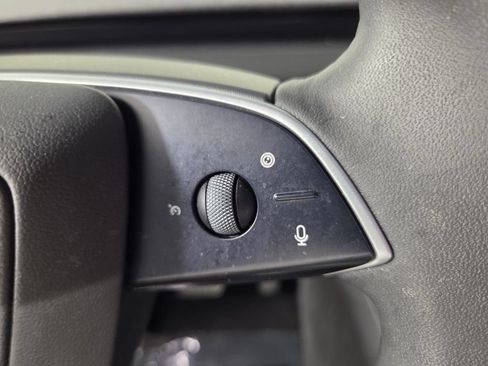 Used 2026 Tesla Model Y AWD image 18