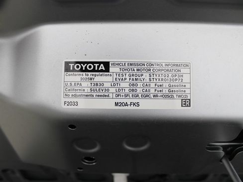 Used 2025 Toyota Corolla Cross L FWD image 39