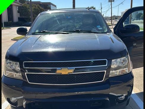 Used 2014 Chevrolet Tahoe LT w/ Luxury Package image 2