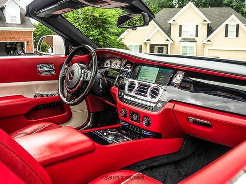 Used 2016 Rolls-Royce Dawn RWD image 86