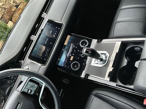 Certified 2022 Land Rover Range Rover Evoque R-Dynamic SE image 14