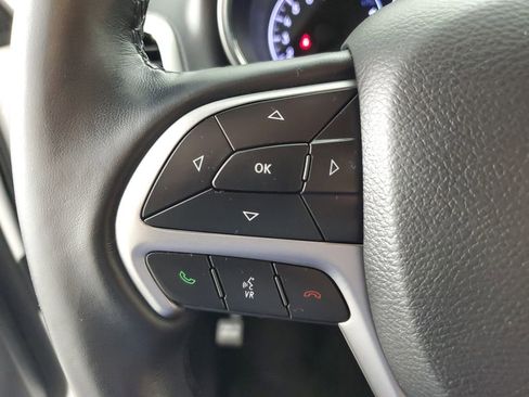 Used 2021 Jeep Grand Cherokee Laredo X RWD image 21