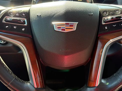 Used 2018 Cadillac Escalade Premium Luxury AWD/4WD image 18