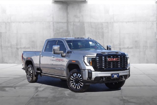 Used 2025 GMC Sierra 2500 Denali Ultimate AWD/4WD image 2