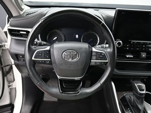 Used 2021 Toyota Highlander Platinum AWD/4WD image 17