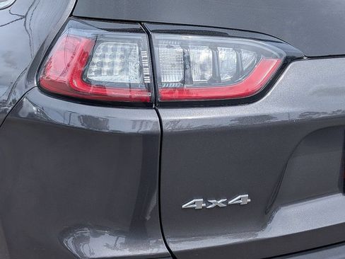 Used 2019 Jeep Cherokee Limited AWD/4WD image 13