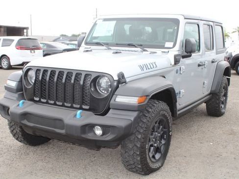 Used 2023 Jeep Wrangler Unlimited w/ Cold Weather Group AWD/4WD image 6