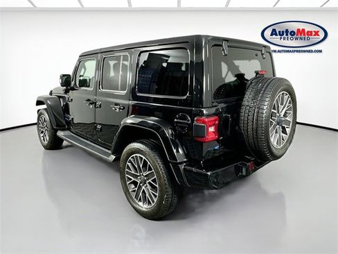 Used 2022 Jeep Wrangler Unlimited Sahara image 5