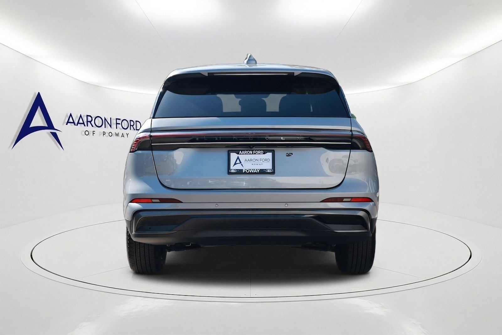 Used 2024 Lincoln Nautilus Premier w/ Jet Appearance Package AWD/4WD image 5