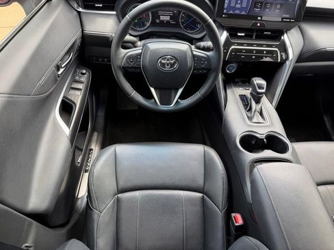 Used 2021 Toyota Venza XLE w/ Softex Package AWD/4WD image 8