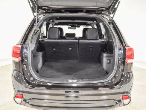 Used 2021 Mitsubishi Outlander SEL image 15