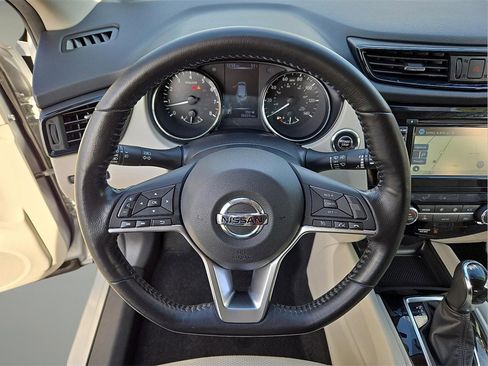 Used 2018 Nissan Rogue Sport SV w/ SV Technology Package image 20