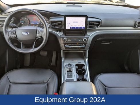 Used 2020 Ford Explorer XLT w/ Equipment Group 202A image 17