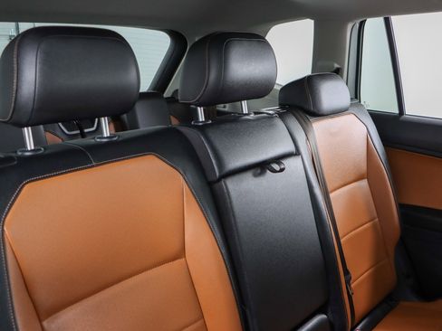 Used 2019 Volkswagen Tiguan SE w/ Panoramic Sunroof Package image 29