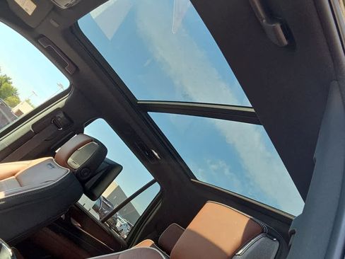 Used 2024 GMC Yukon Denali Ultimate image 9