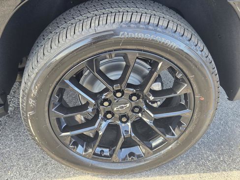 New 2026 Chevrolet Suburban LS RWD image 20