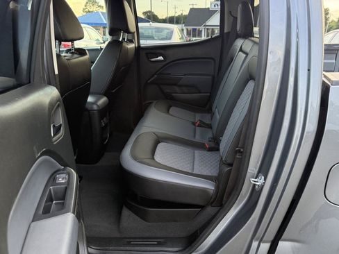 Used 2022 Chevrolet Colorado Z71 AWD/4WD image 10