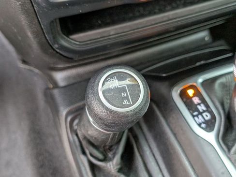 Used 2019 Jeep Wrangler Unlimited Sport S image 34