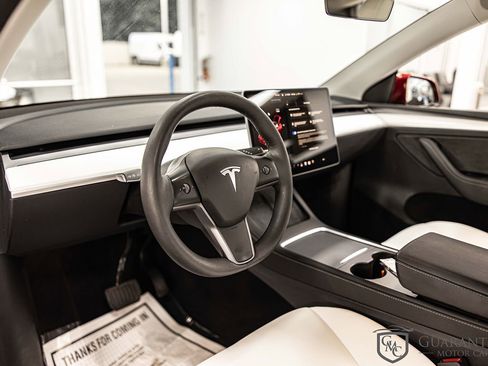 Used 2024 Tesla Model Y Long Range AWD/4WD image 21