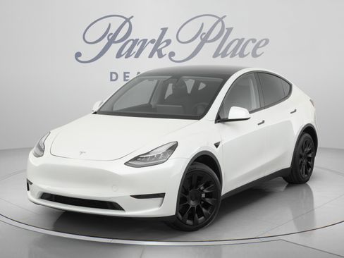 Used 2021 Tesla Model Y Long Range AWD/4WD image 8