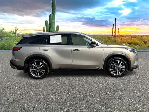 Used 2022 INFINITI QX60 Luxe w/ Cargo Package image 3