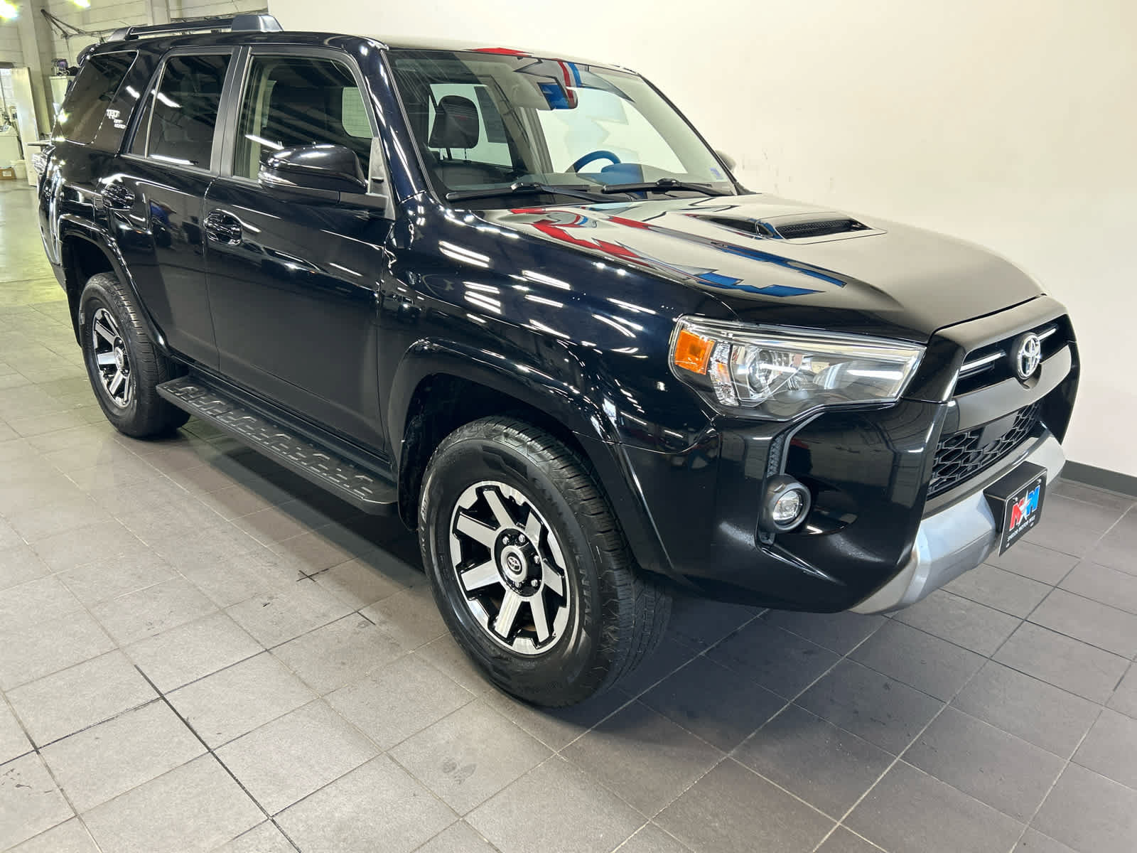 Used 2021 Toyota 4Runner TRD Off-Road Premium w/ Moonroof Package AWD/4WD image 2