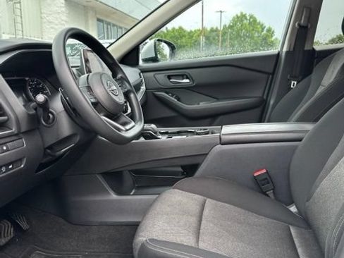Used 2024 Nissan Rogue SV AWD/4WD image 11