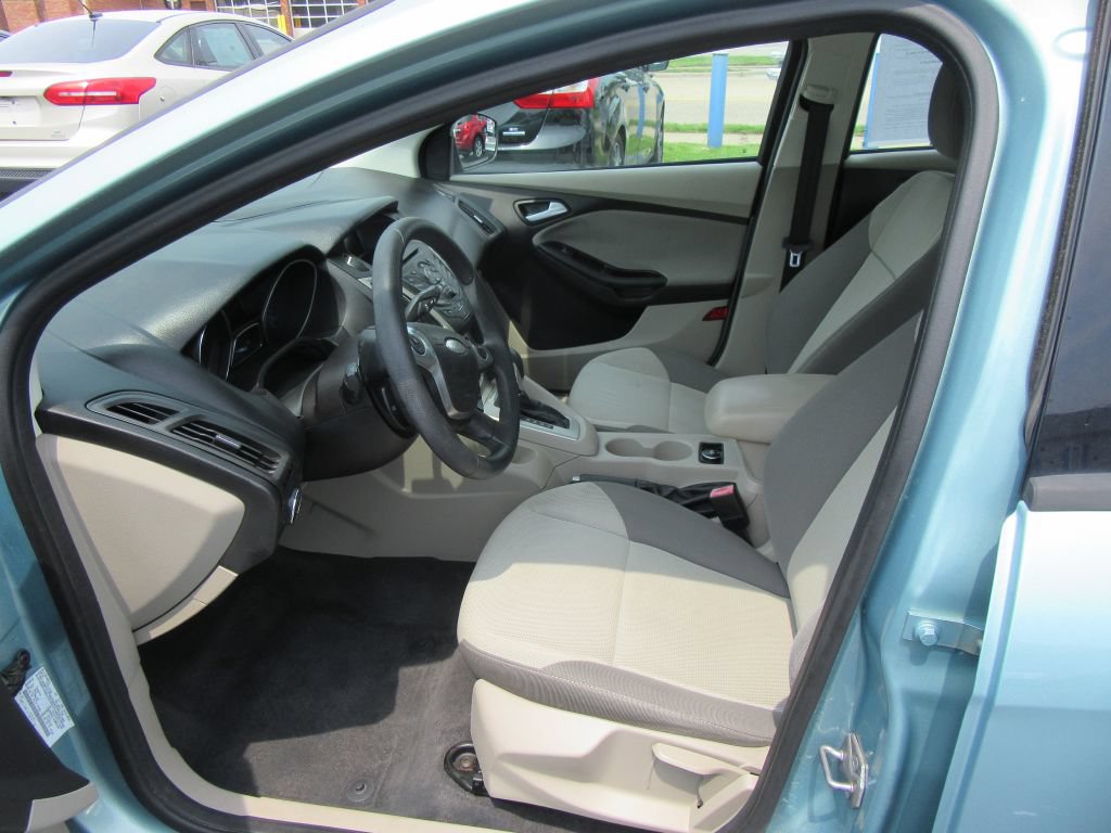 Used 2012 Ford Focus SE FWD image 9