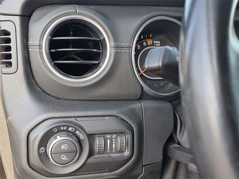 Used 2021 Jeep Gladiator Overland w/ Popular Equipment Package image 24