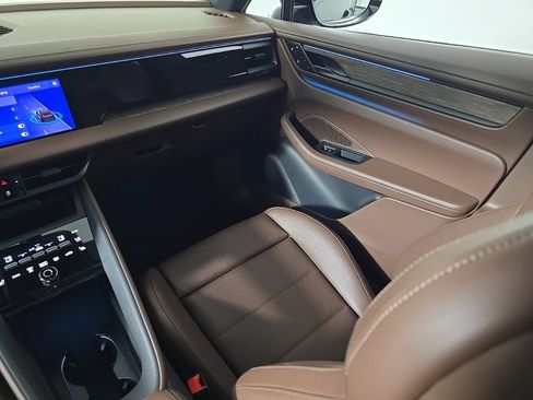 Certified 2026 Porsche Macan 4 Electric AWD/4WD image 26