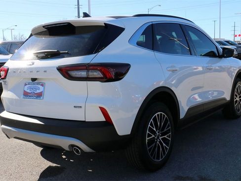 New 2025 Ford Escape SE image 5