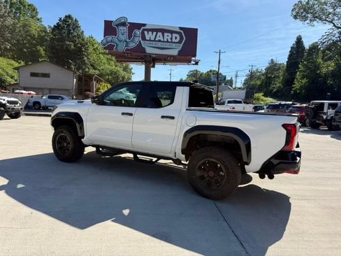 Used 2025 Toyota Tacoma TRD Pro AWD/4WD image 8