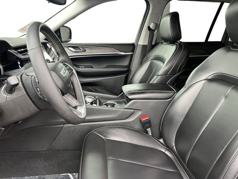 Used 2023 Jeep Grand Cherokee 4WD 4xe image 9