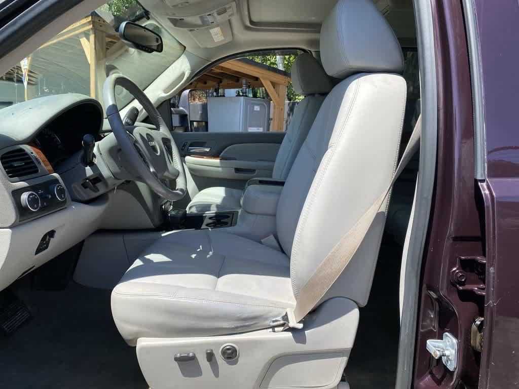 Used 2008 GMC Sierra 2500 SLT w/ Sun And Navigation Package AWD/4WD image 13