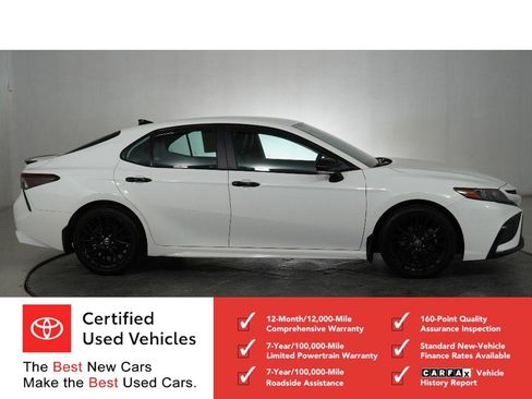 Certified 2022 Toyota Camry SE w/ Convenience Package image 2
