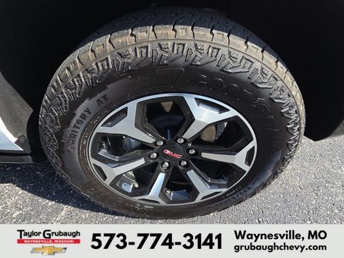 Used 2026 GMC Yukon XL AT4 w/ AT4 Premium Plus Package AWD/4WD image 10