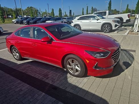 Used 2022 Hyundai Sonata SE FWD image 2
