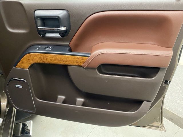 Used 2015 Chevrolet Silverado 1500 High Country w/ High Country Premium Package AWD/4WD image 26