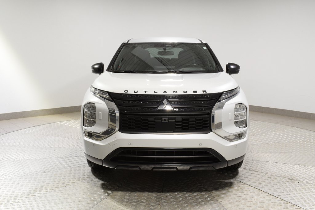 Used 2023 Mitsubishi Outlander SE AWD/4WD image 9