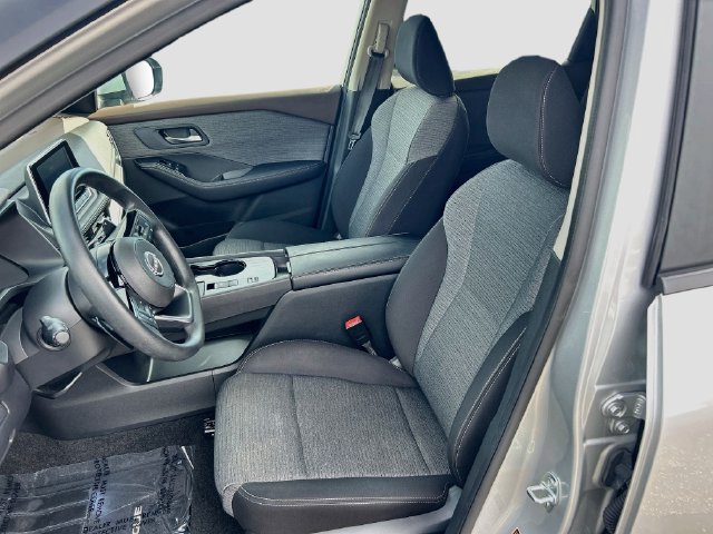 Used 2023 Nissan Rogue SV FWD image 16