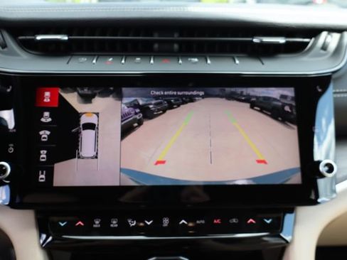 New 2026 Jeep Grand Cherokee L Limited w/ Luxury Tech Group II AWD/4WD image 24