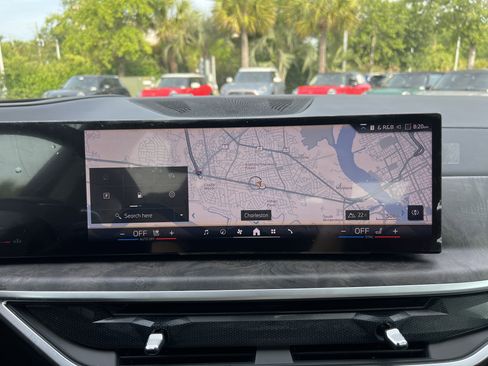 Certified 2024 BMW X7 xDrive40i w/ Premium Package AWD/4WD image 24